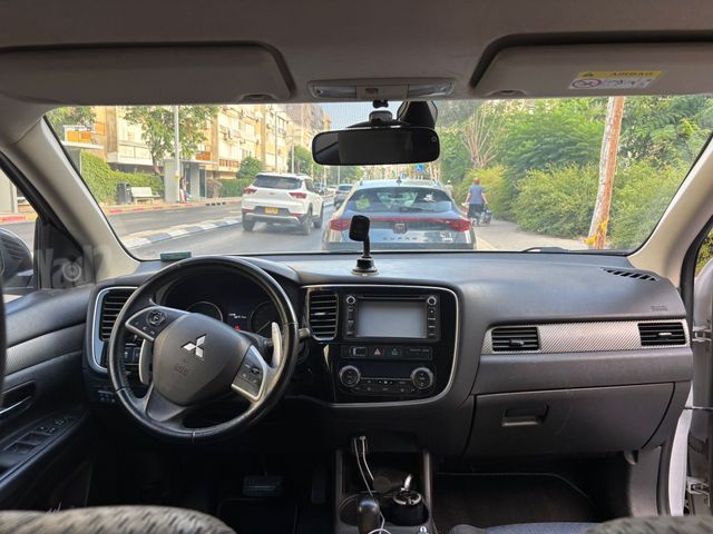 מודעת רכב מיצובישי אאוטלנדר