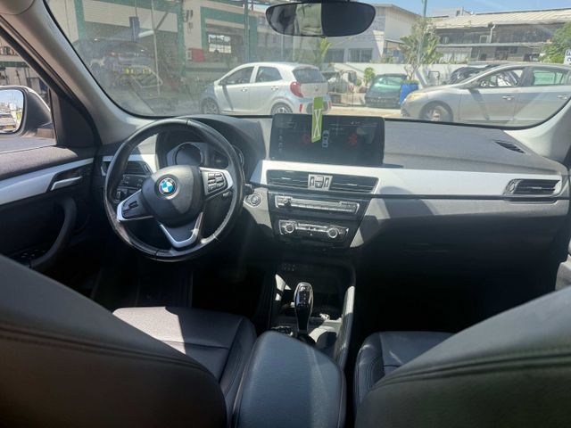ב מ וו X1