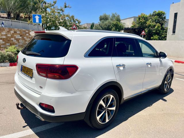 קיה סורנטו