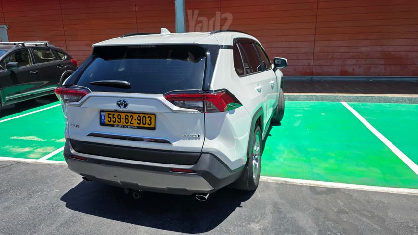 מודעת רכב טויוטה RAV4