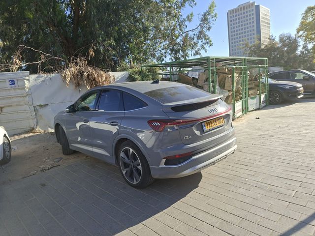 אאודי Q4 e-tron