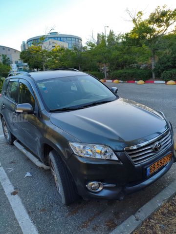מודעת רכב טויוטה RAV4