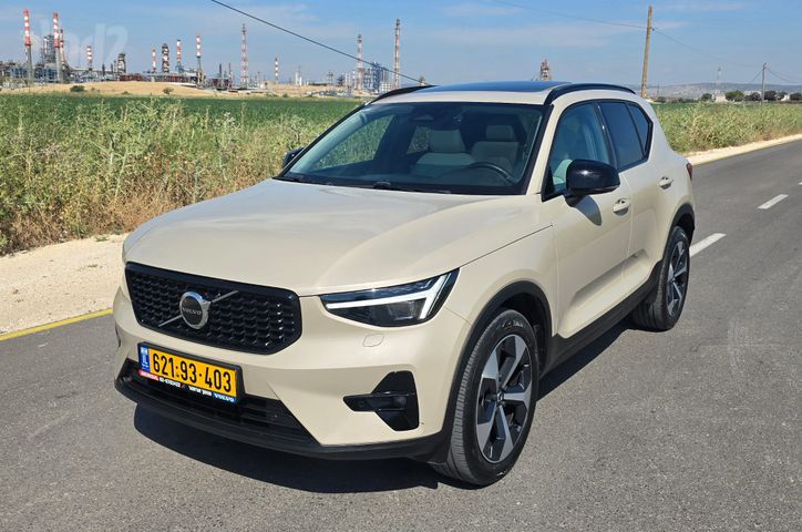 מודעת רכב וולוו XC40