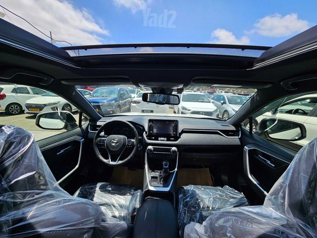 טויוטה RAV4