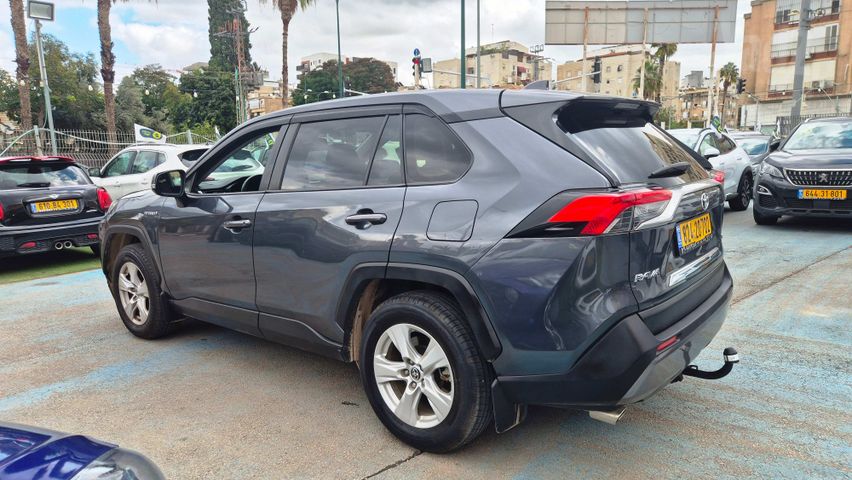 טויוטה RAV4