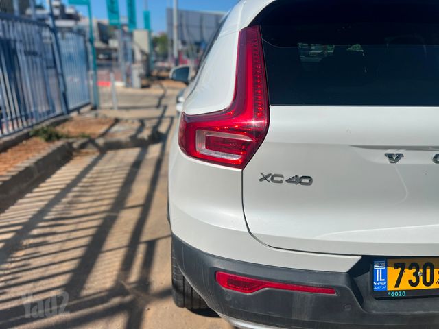 וולוו XC40