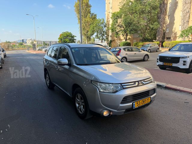 מיצובישי אאוטלנדר