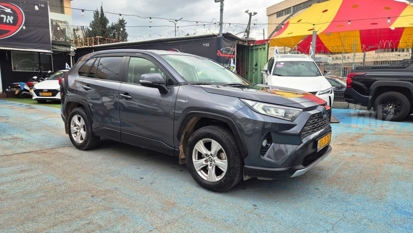 טויוטה RAV4