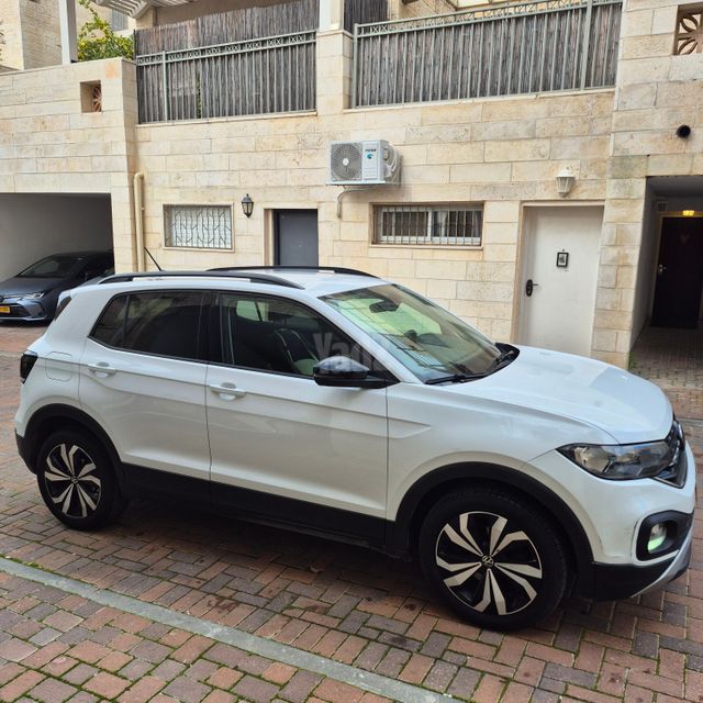 מודעת רכב פולקסווגן T-קרוס