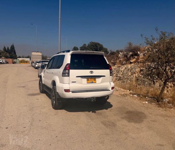 טויוטה לנד קרוזר