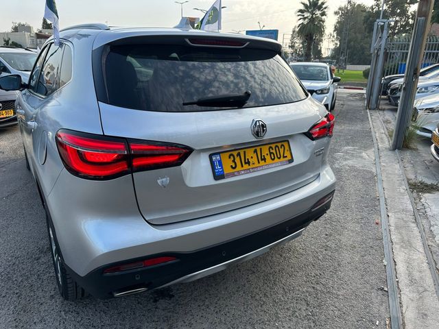 אם ג'י EHS PHEV