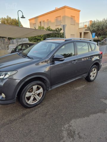 טויוטה RAV4