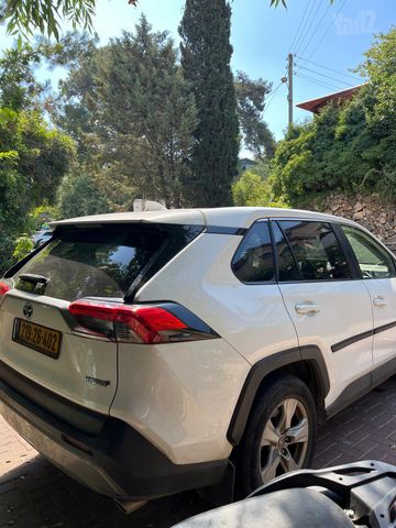 מודעת רכב טויוטה RAV4