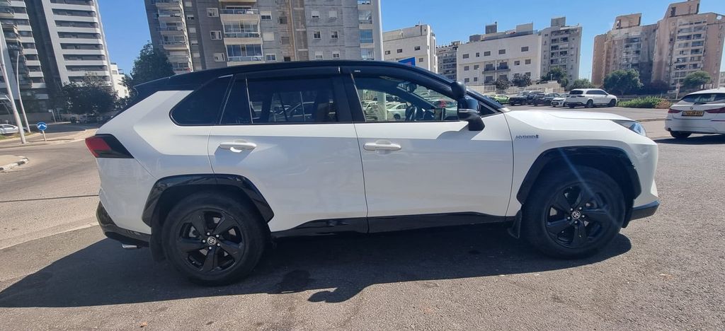 טויוטה RAV4