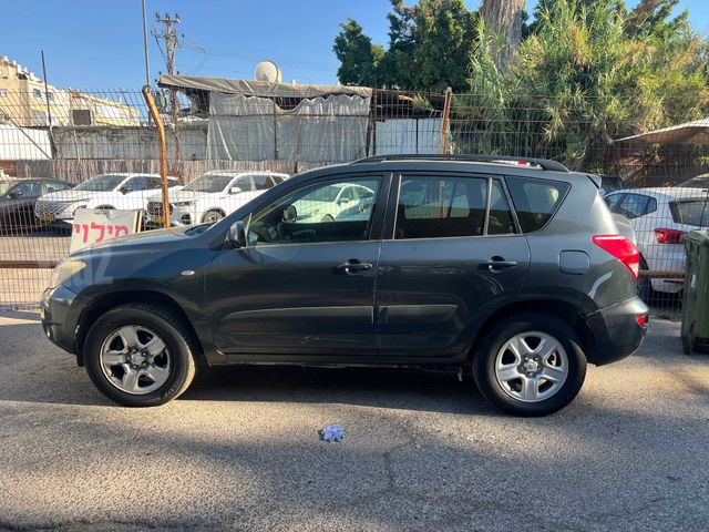 מודעת רכב טויוטה RAV4
