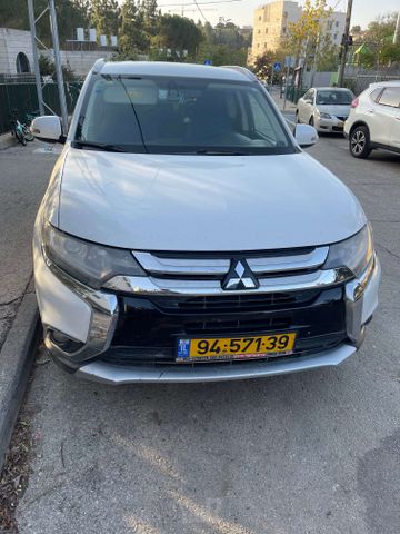 מיצובישי אאוטלנדר