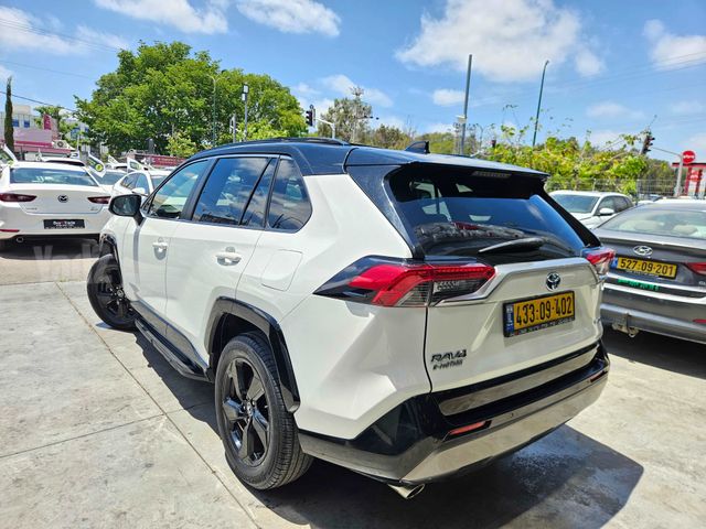 טויוטה RAV4