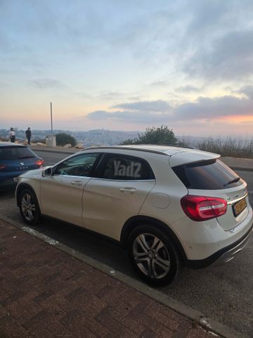 מרצדס-בנץ GLA