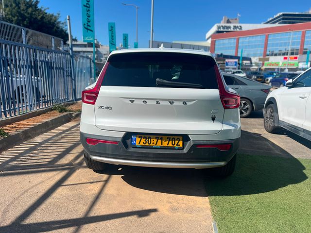 וולוו XC40