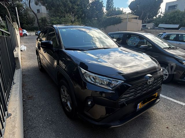 טויוטה RAV4