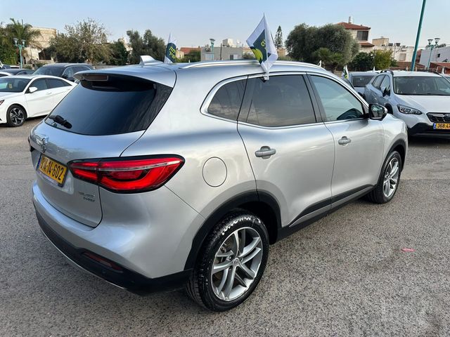 מודעת רכב אם ג'י EHS PHEV 2