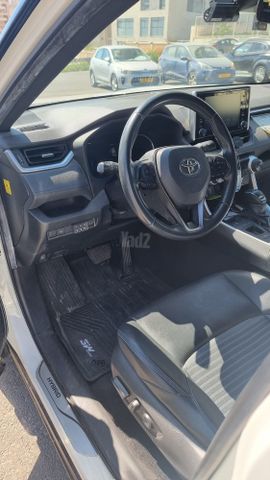 טויוטה RAV4