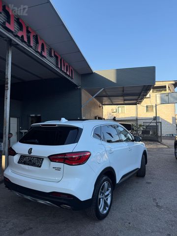 מודעת רכב אם ג'י EHS PHEV