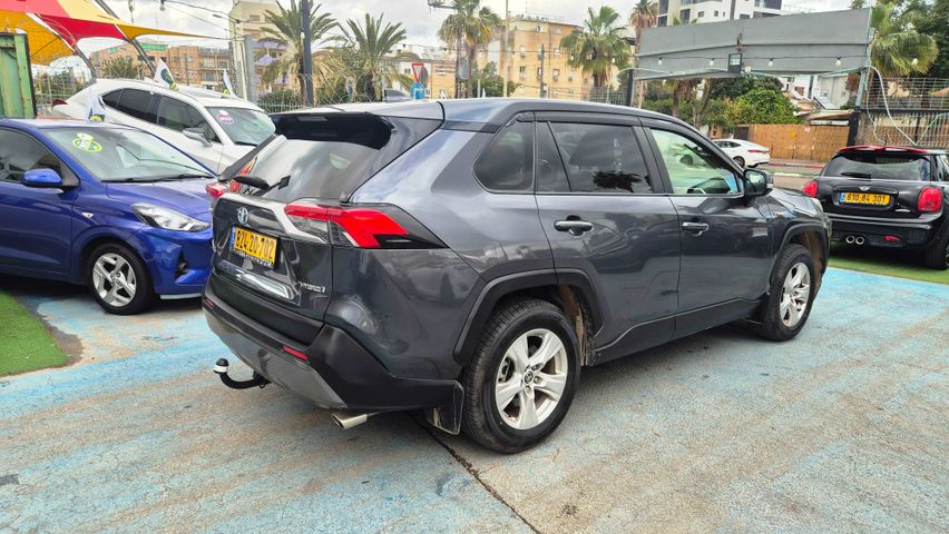 טויוטה RAV4