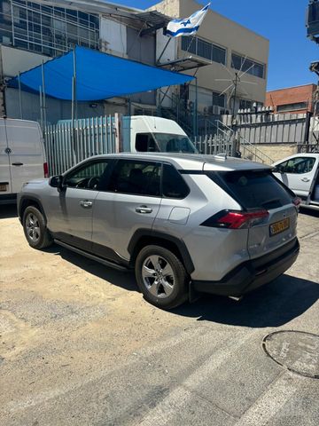 טויוטה RAV4