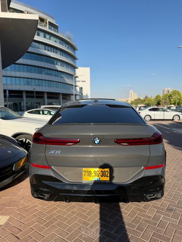 ב מ וו X6