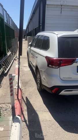 מיצובישי אאוטלנדר