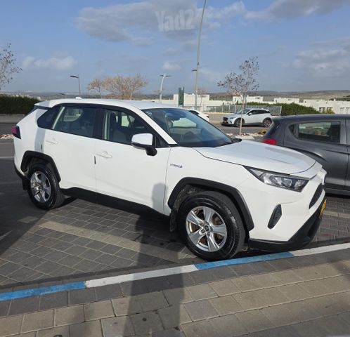טויוטה RAV4