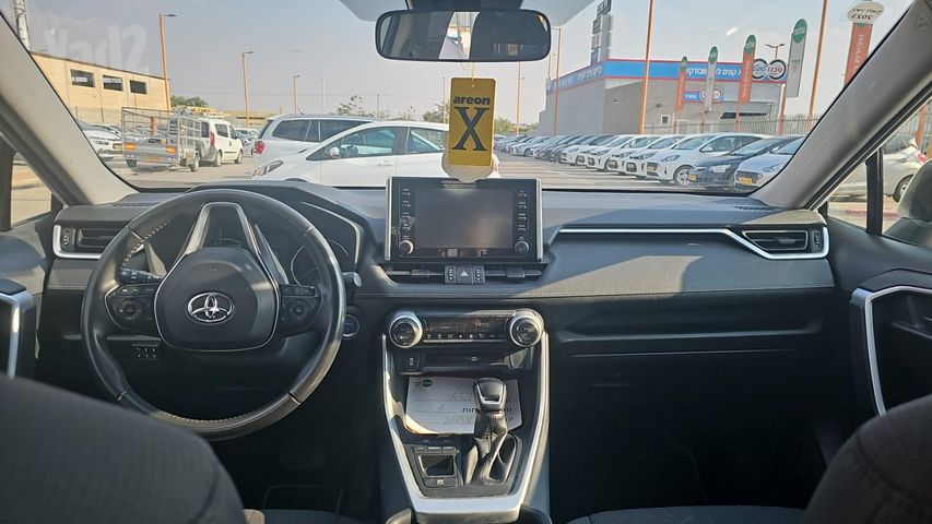 טויוטה RAV4