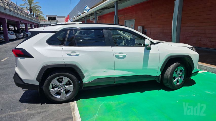 טויוטה RAV4