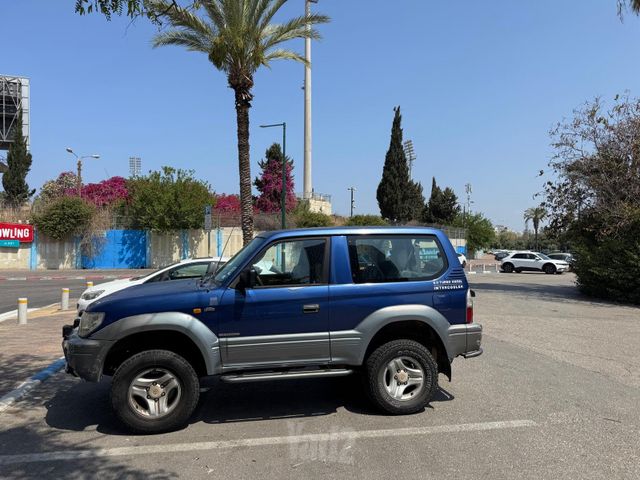 טויוטה לנד קרוזר