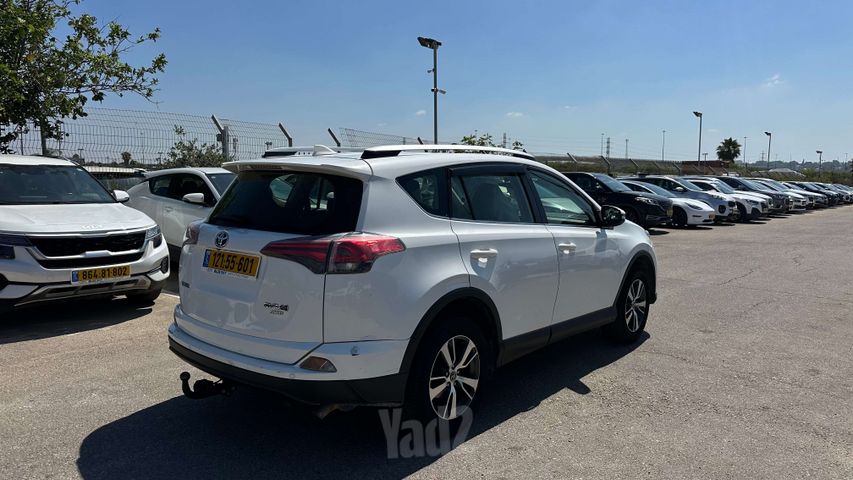 טויוטה RAV4