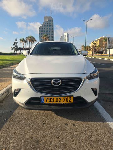 מודעת רכב מאזדה CX-3