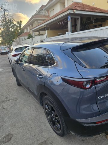 מודעת רכב מאזדה CX-30