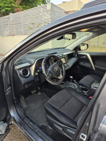 טויוטה RAV4