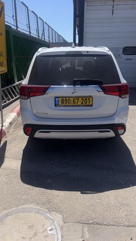 מיצובישי אאוטלנדר