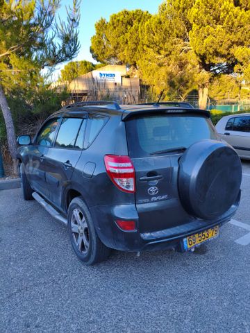 טויוטה RAV4