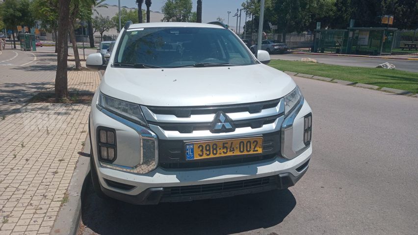 מודעת רכב מיצובישי ASX