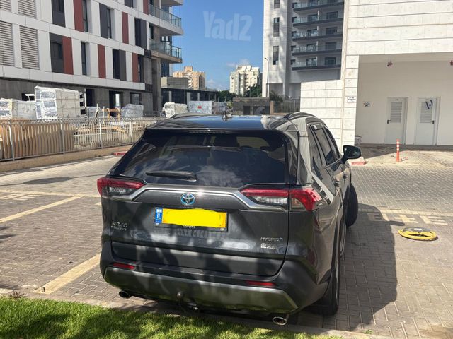 טויוטה RAV4