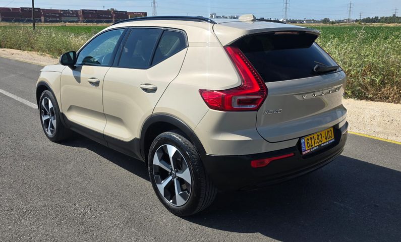 וולוו XC40