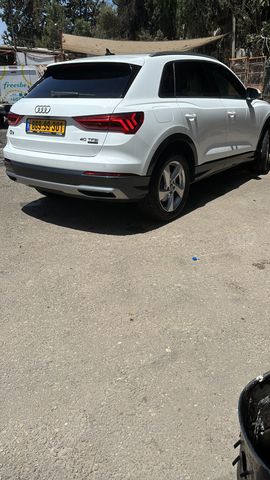 אאודי Q3