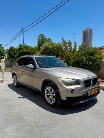 ב מ וו X1