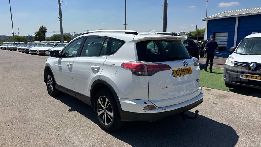 טויוטה RAV4