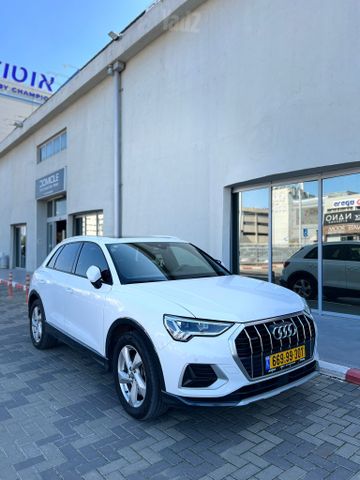 אאודי Q3