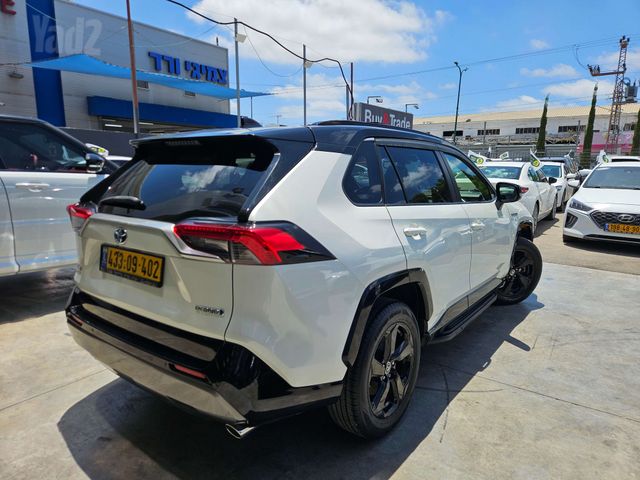 טויוטה RAV4