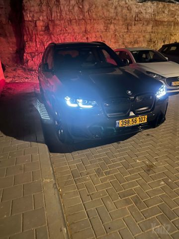 ב מ וו iX3